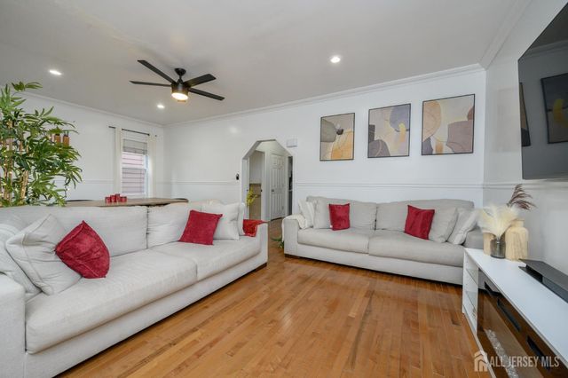 829-831 S 13th Street S, Newark, NJ 07108