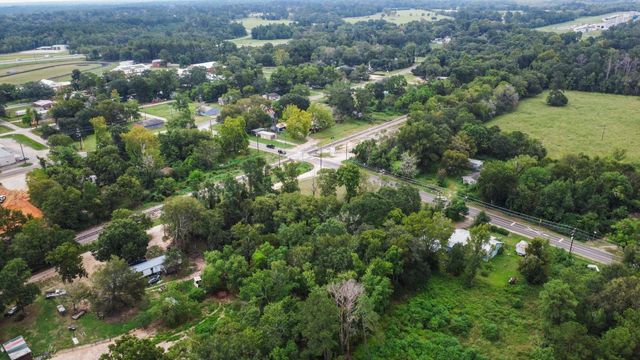 328 W Fm-1988, Goodrich, TX 77335