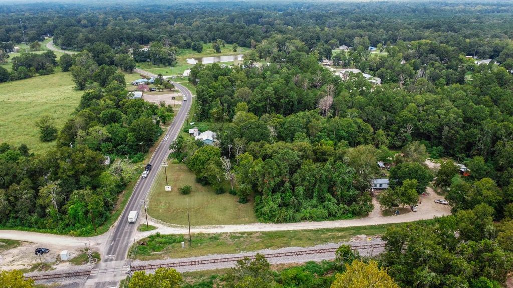 328 W Fm-1988, Goodrich, TX 77335