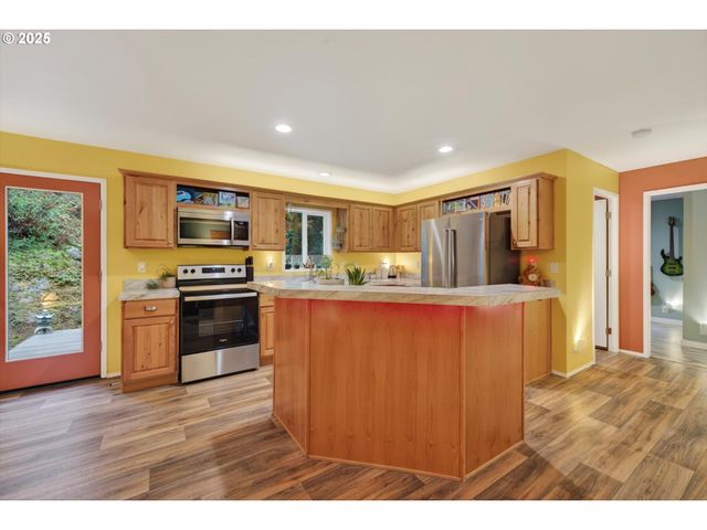 52604 E SYLVAN Dr, Sandy, OR 97055