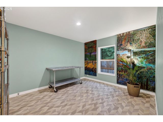 52604 E SYLVAN Dr, Sandy, OR 97055