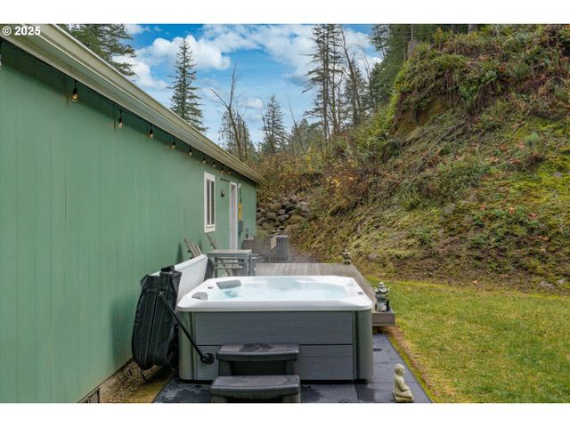 52604 E SYLVAN Dr, Sandy, OR 97055