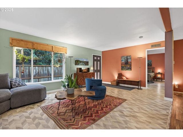 52604 E SYLVAN Dr, Sandy, OR 97055