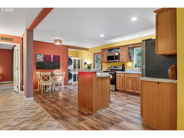 52604 E SYLVAN Dr, Sandy, OR 97055