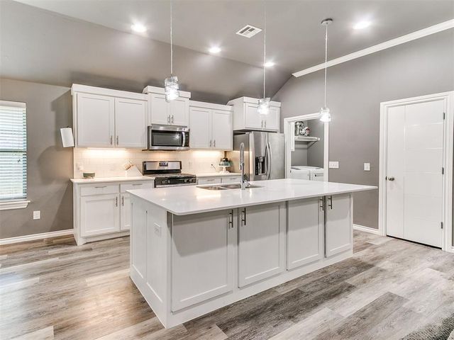 8912 Stacy Lynn Lane, Yukon, OK 73099