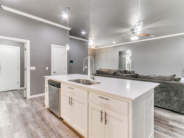 8912 Stacy Lynn Lane, Yukon, OK 73099