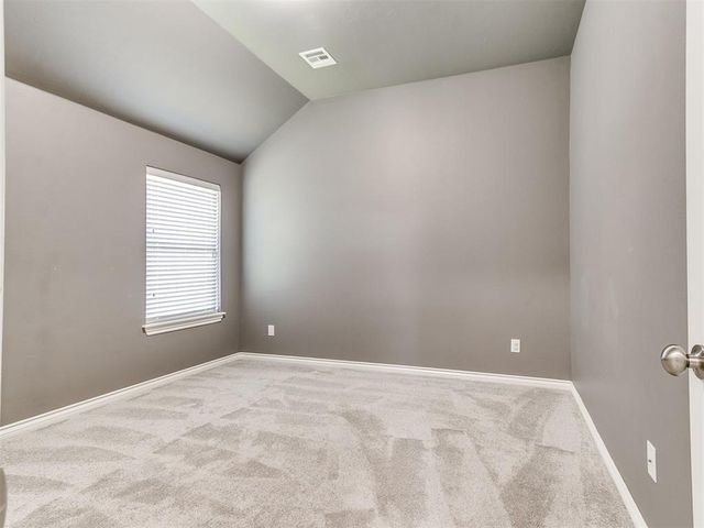 8912 Stacy Lynn Lane, Yukon, OK 73099
