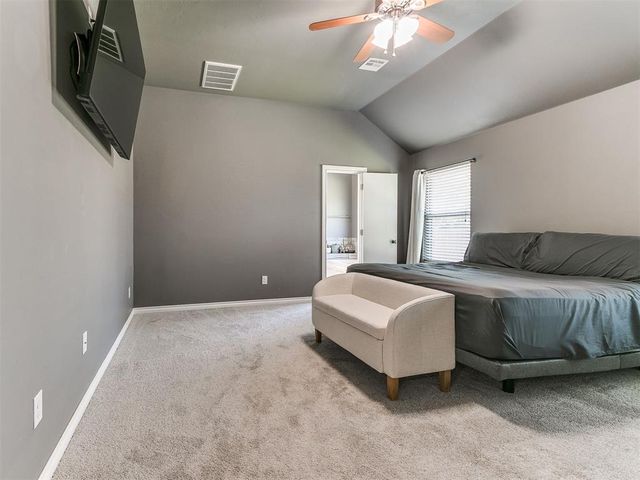 8912 Stacy Lynn Lane, Yukon, OK 73099