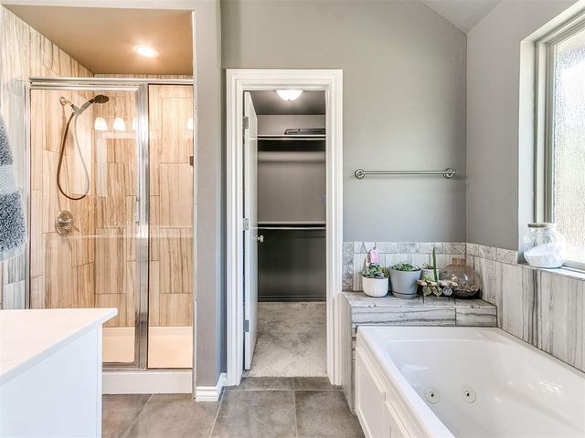 8912 Stacy Lynn Lane, Yukon, OK 73099