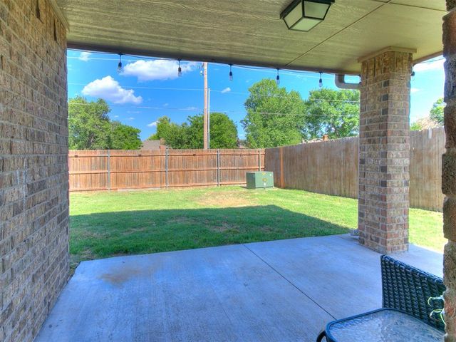 8912 Stacy Lynn Lane, Yukon, OK 73099
