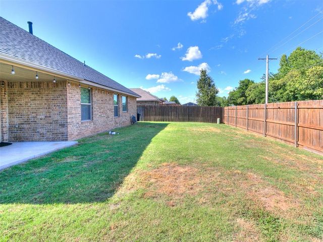 8912 Stacy Lynn Lane, Yukon, OK 73099