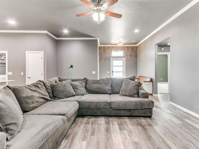 8912 Stacy Lynn Lane, Yukon, OK 73099