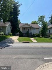 1008 FOX CHASE RD, Jenkintown, PA 19046