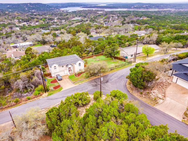 21500 Surrey LN, Lago Vista, TX 78645