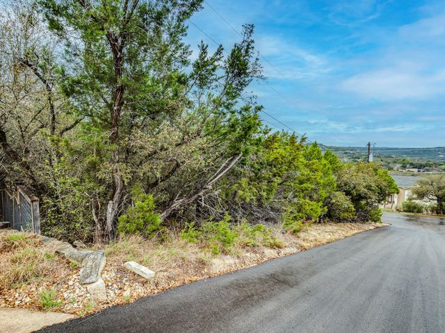 21500 Surrey LN, Lago Vista, TX 78645