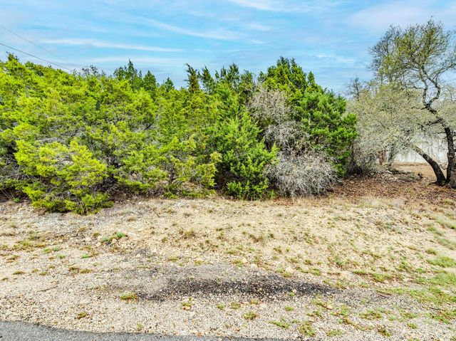 21500 Surrey LN, Lago Vista, TX 78645