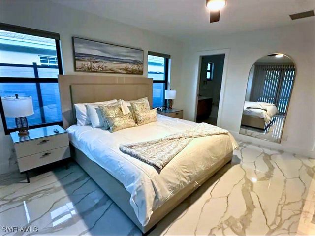 135 TAHITI CIR, Naples, FL 34113