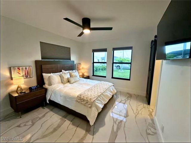 135 TAHITI CIR, Naples, FL 34113