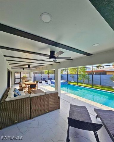 135 TAHITI CIR, Naples, FL 34113