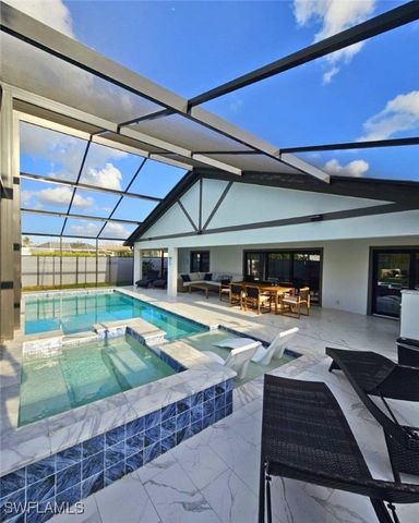 135 TAHITI CIR, Naples, FL 34113