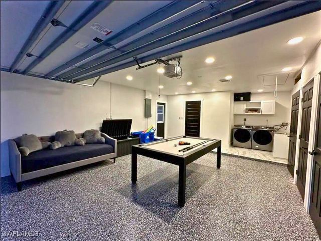 135 TAHITI CIR, Naples, FL 34113