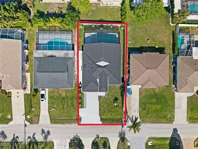 135 TAHITI CIR, Naples, FL 34113