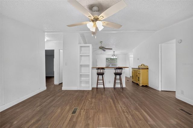 14210 NW HIGHWAY 464B, Morriston, FL 32668