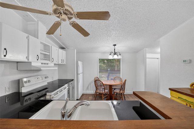 14210 NW HIGHWAY 464B, Morriston, FL 32668