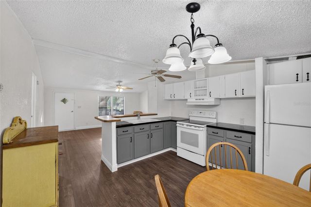 14210 NW HIGHWAY 464B, Morriston, FL 32668