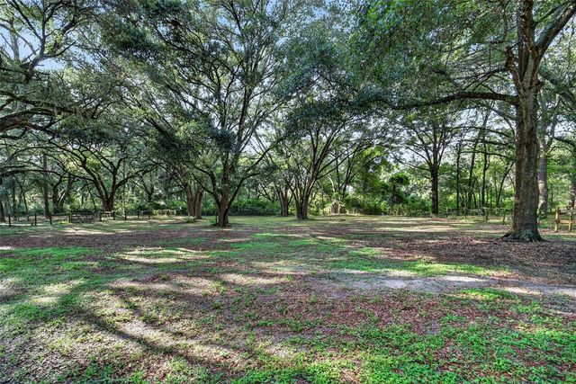 14210 NW HIGHWAY 464B, Morriston, FL 32668