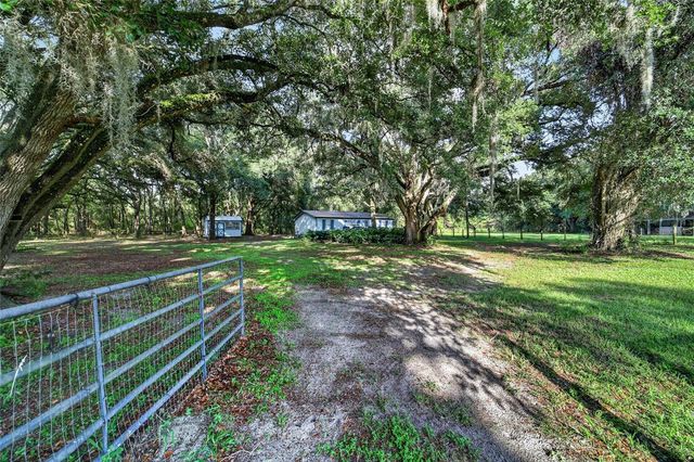 14210 NW HIGHWAY 464B, Morriston, FL 32668