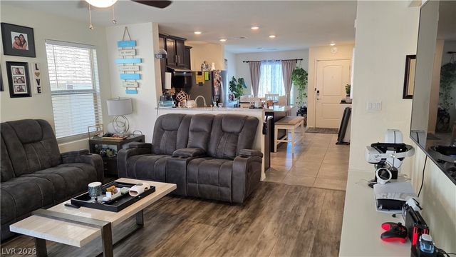 6262 Clackamas Court, Las Vegas, NV 89122