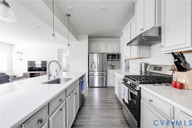 18301 Sagamore Dr, Moseley, VA 23120