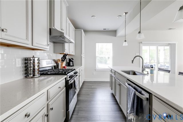 18301 Sagamore Dr, Moseley, VA 23120
