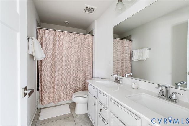 18301 Sagamore Dr, Moseley, VA 23120