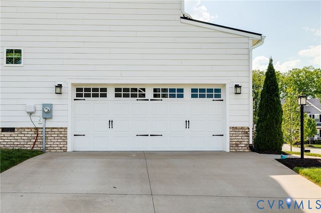 18301 Sagamore Dr, Moseley, VA 23120