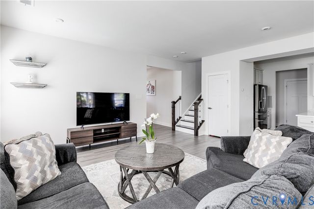 18301 Sagamore Dr, Moseley, VA 23120