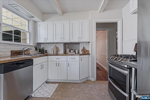 20 Remington Road, Fair Lawn, NJ 07410