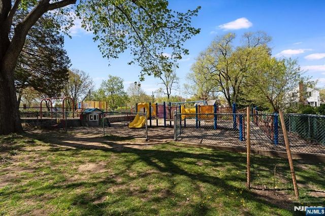 20 Remington Road, Fair Lawn, NJ 07410