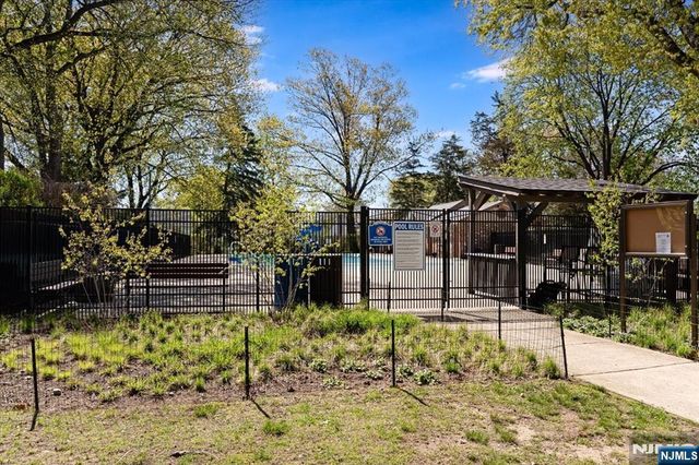 20 Remington Road, Fair Lawn, NJ 07410