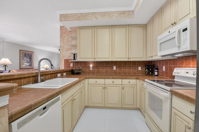 22715 Camino Del Mar 21, Boca Raton, FL 33433