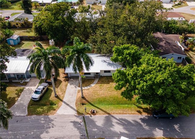 2085 E Tobago CIR, Fort Myers, FL 33905