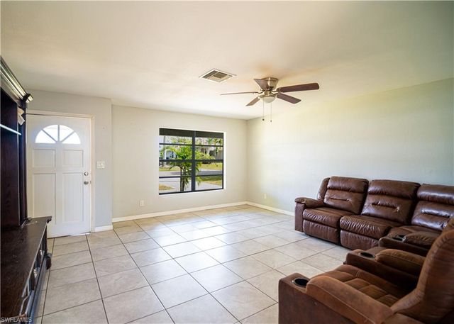 2085 E Tobago CIR, Fort Myers, FL 33905