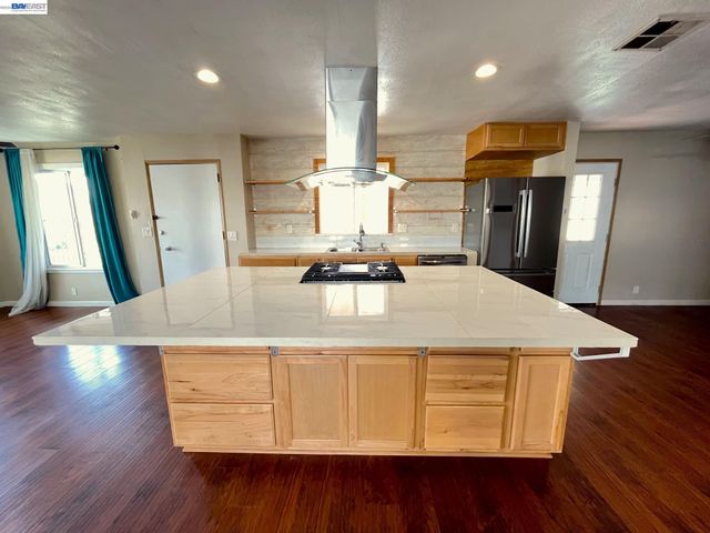 179 Kona Circle, Union City, CA 94587