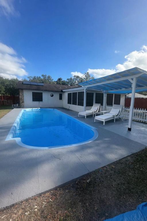 5020 PINE STREET, Seffner, FL 33584