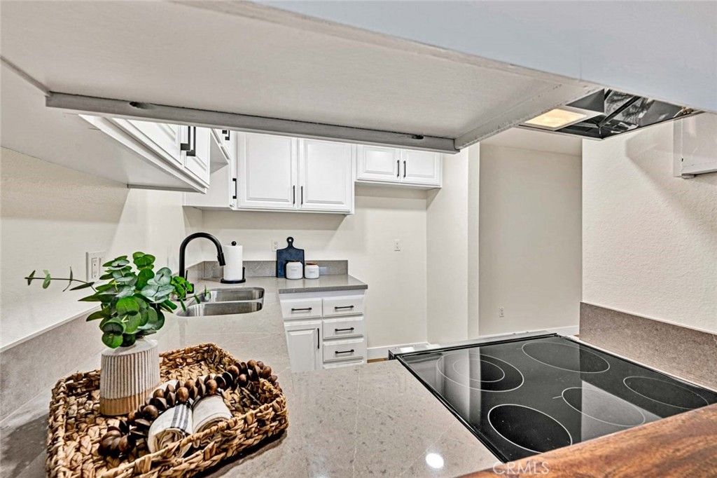 Image 10 of property listing at 3062 Associated 1, Fullerton, CA 92835