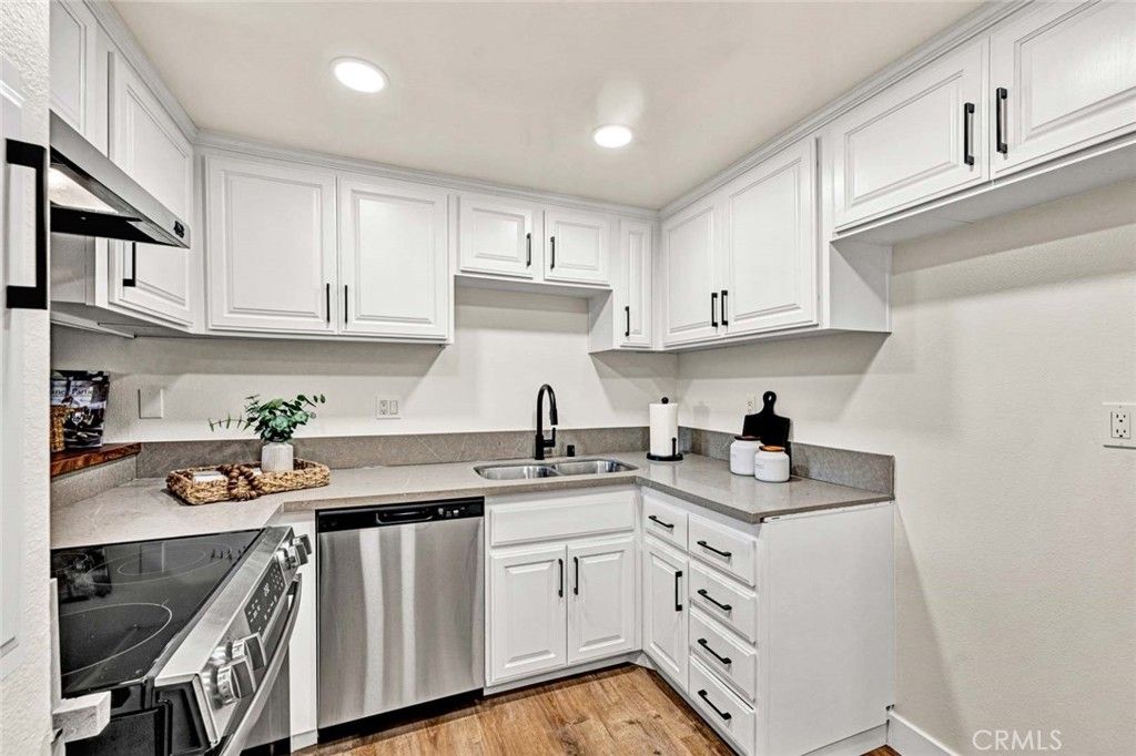 Image 15 of property listing at 3062 Associated 1, Fullerton, CA 92835