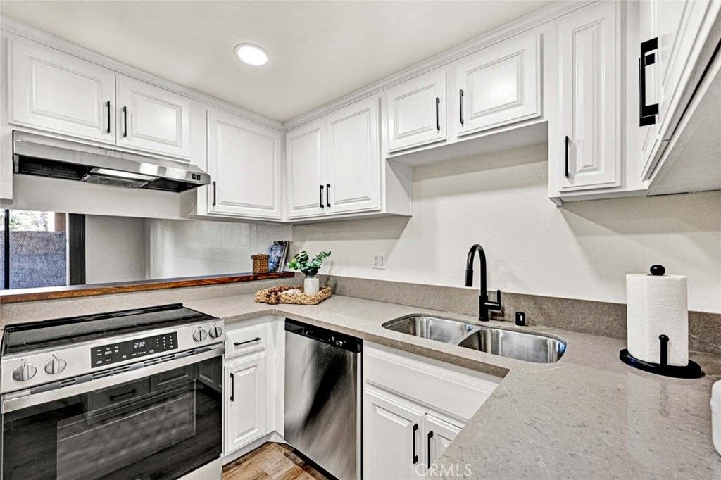 Image 16 of property listing at 3062 Associated 1, Fullerton, CA 92835