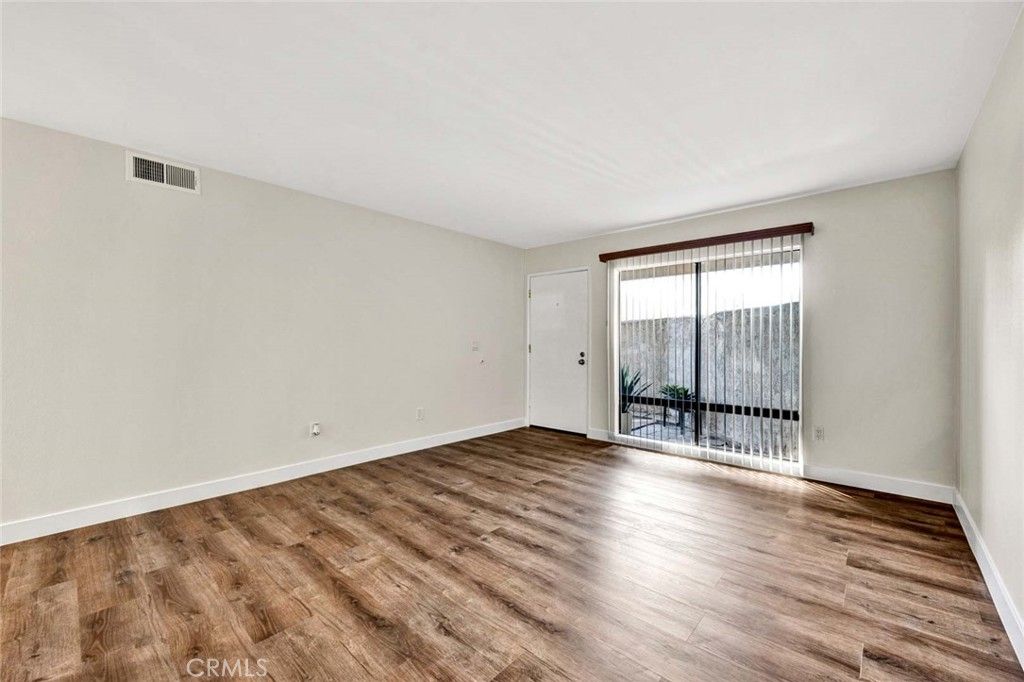 Image 7 of property listing at 3062 Associated 1, Fullerton, CA 92835