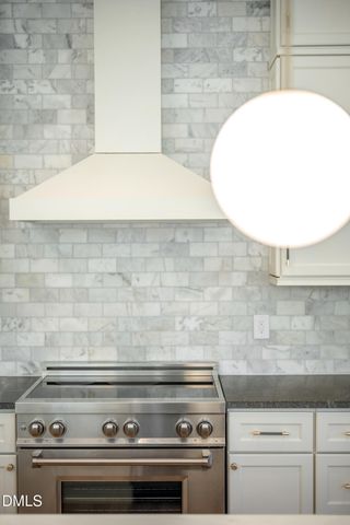 1200 Roosevelt Drive, Chapel Hill, NC 27514